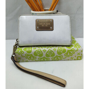 Michael Kors White Patent Leather Zipper Closure Credit Card Wristlet Wallet